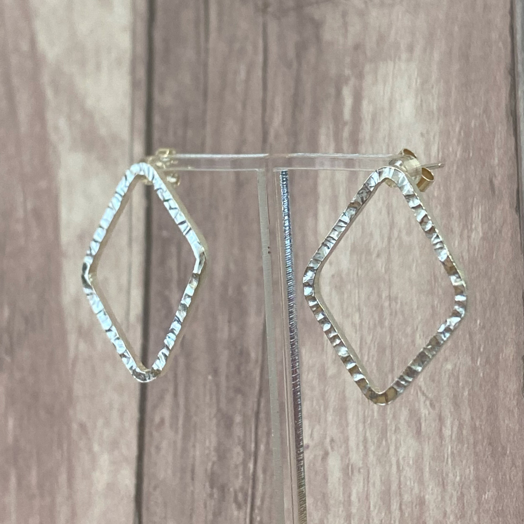 Silver diamond shaped earrings 3