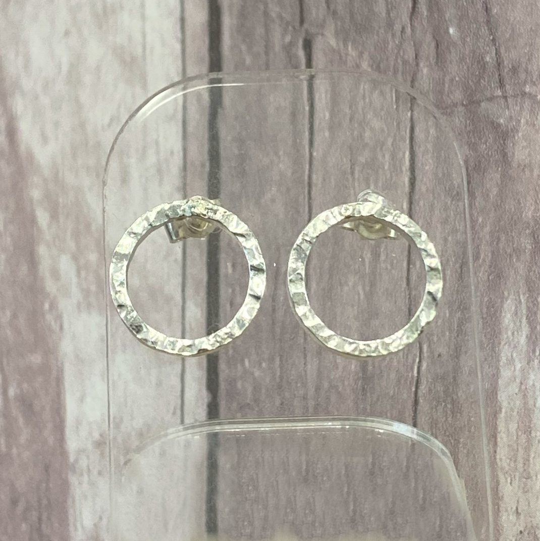 Small silver circle earrings 3