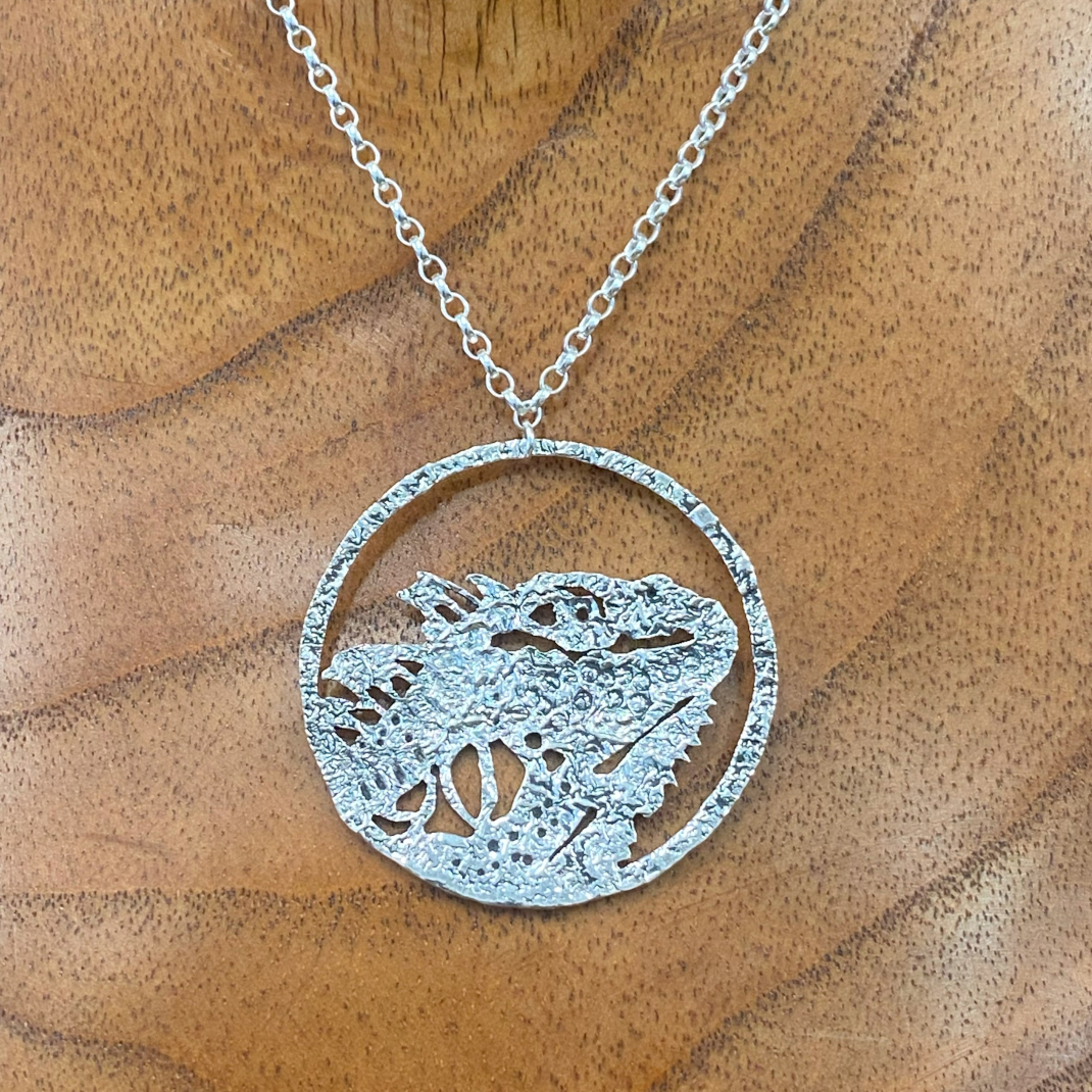 Iguana necklace 1
